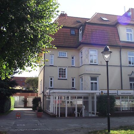 Appartement & Ferienwohnungen Thiess Rostock Exterior photo